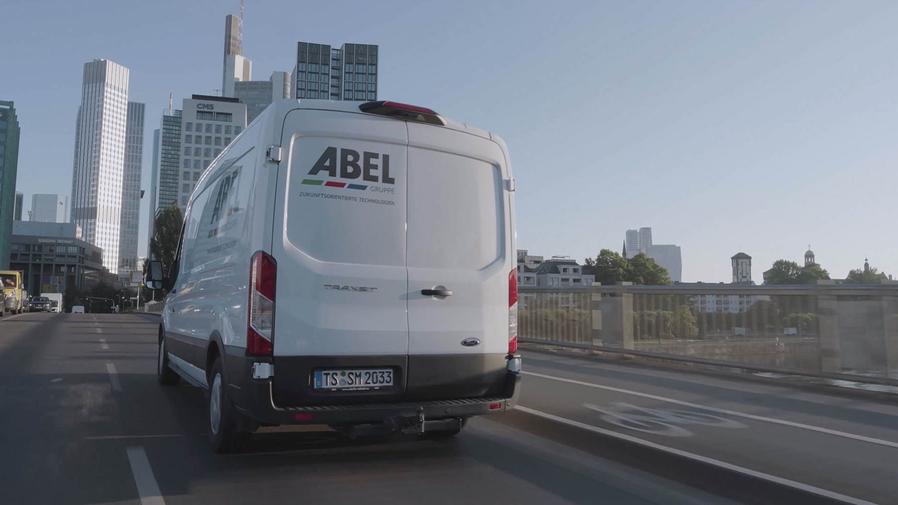 Abel Gruppe Filmmaterial Frankfurt Auto Transporter Strasse Stadt 6